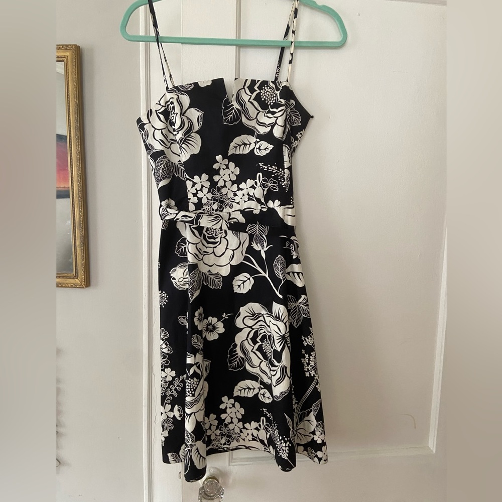 Top shop black and whit belted floral dress size 8